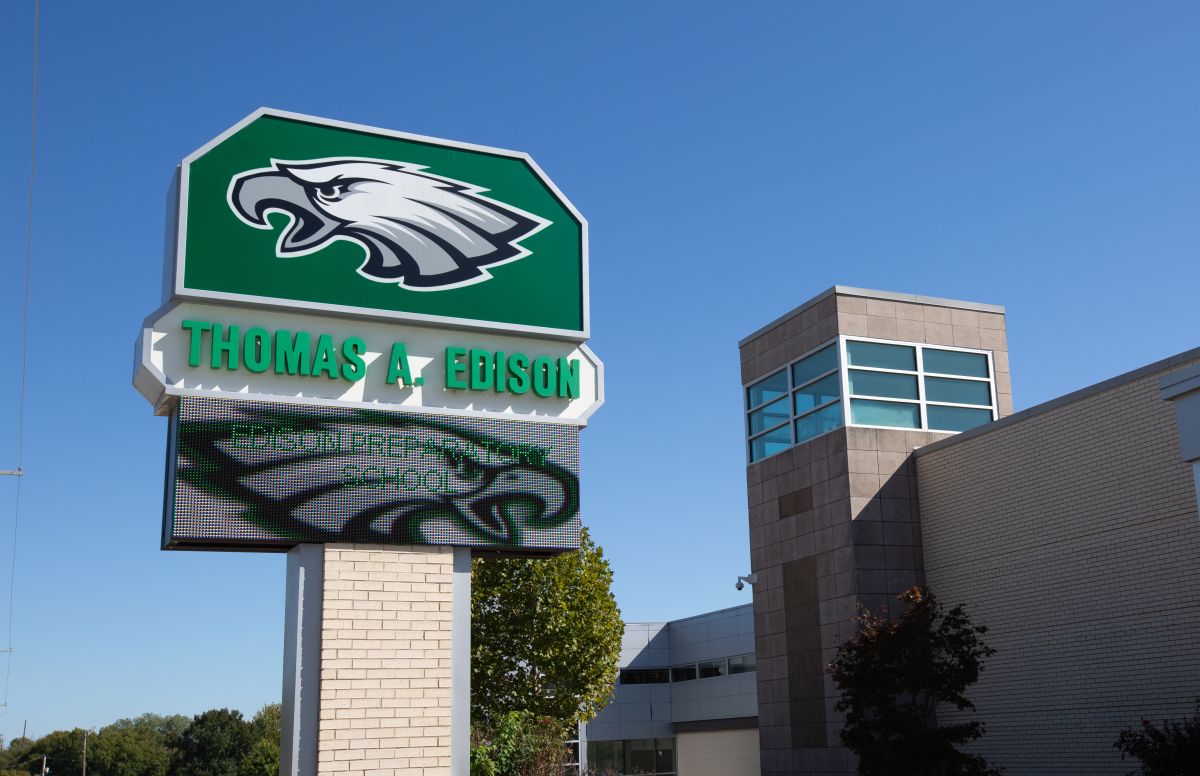 edison-preparatory-high-school-students-awarded-with-academic-honors