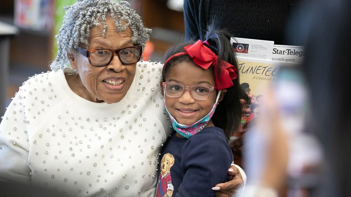 Opal Lee, 'grandmother of Juneteenth,' reads to Peterson students | Details  - Northwest Independent School District