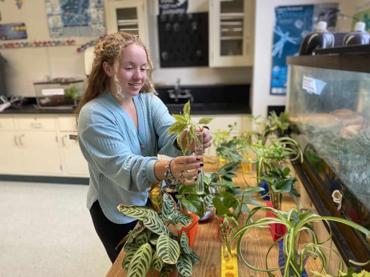 Going Beyond — Senior Samantha Simon Earns Top Science Honors | News ...