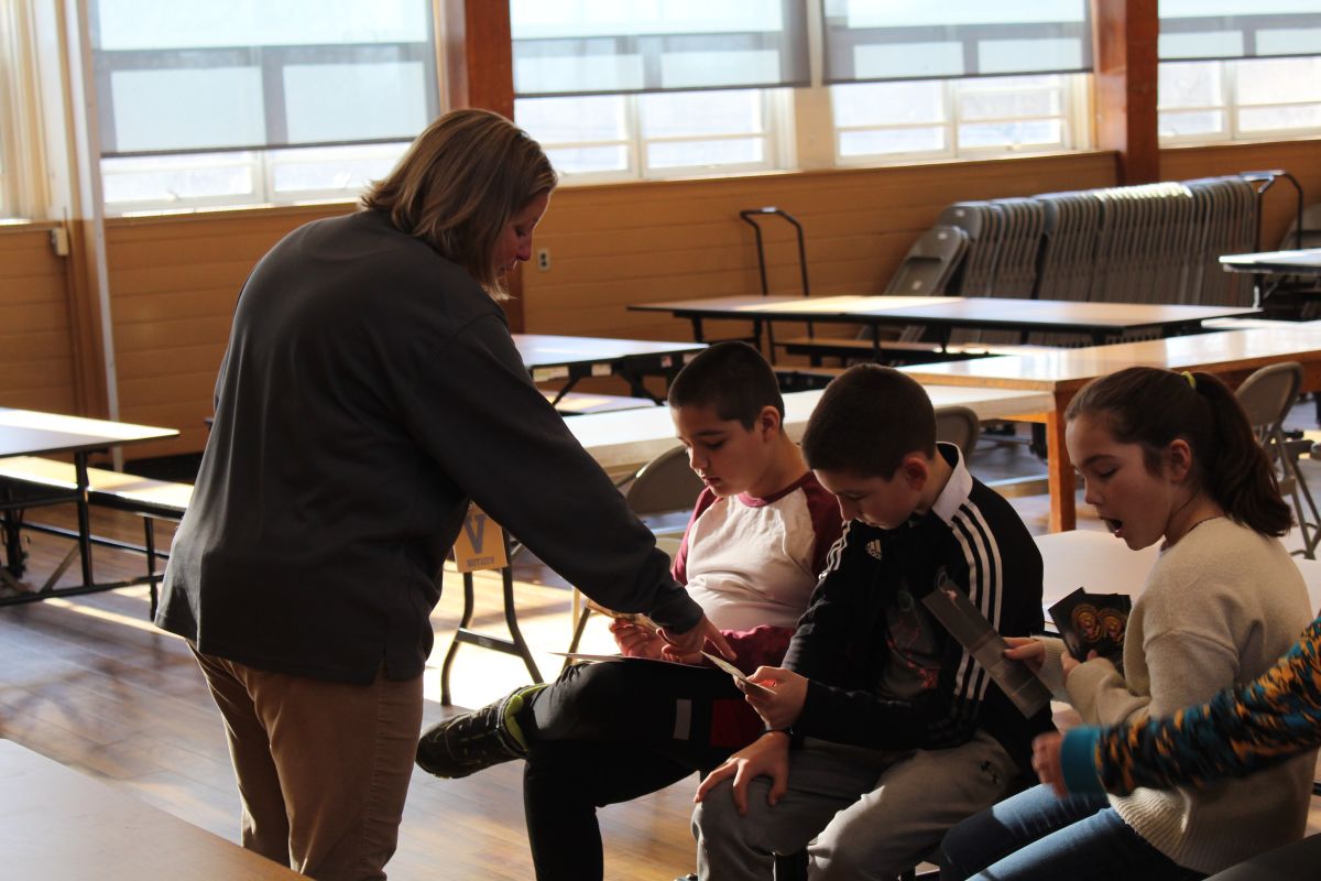 Secret service agent speaks to students at Little Britain Elementary