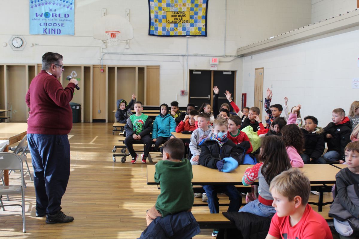 New York Mets reporter discusses his job with Little Britain students