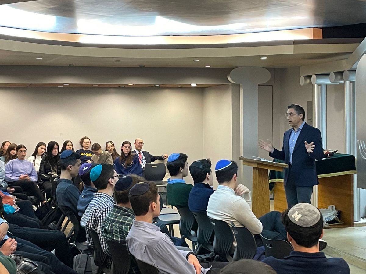 Jacob Doft Visits And Discusses Truthfulness | Ramaz News - The Ramaz ...