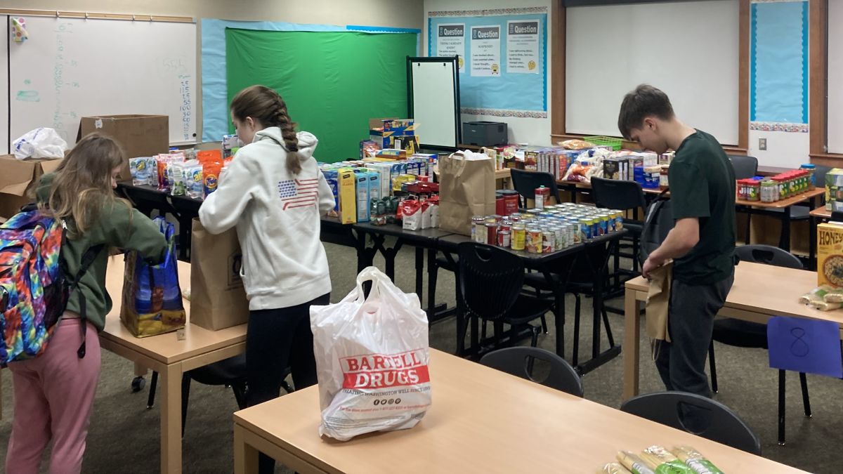 Chargers Give Big to the Issaquah Food Bank | News Article - Maywood ...