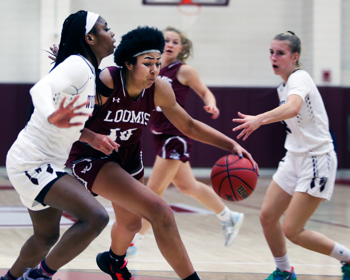 Girls Basketball Wins Big Against Williston The Loomis Chaffee School