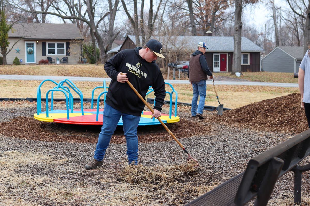 Making A Difference Through Community Service News Story Turner USD 202 making-a-difference-through-community-service-news-story-turner-usd-202
