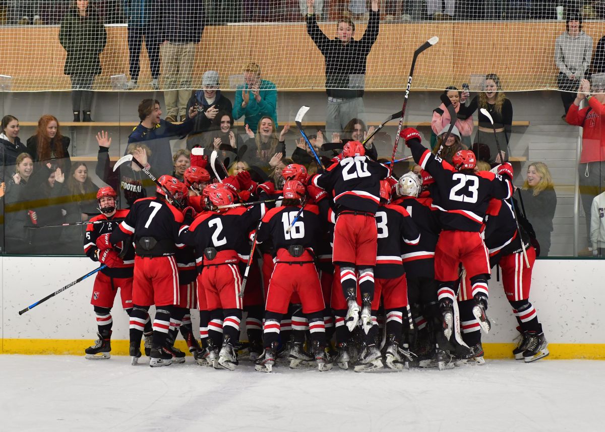 Boys Varsity Hockey Will Face Off Against Holderness in NEPSAC