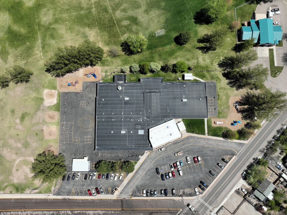 Indian Hills Hands Around the School News Details Indian Hills