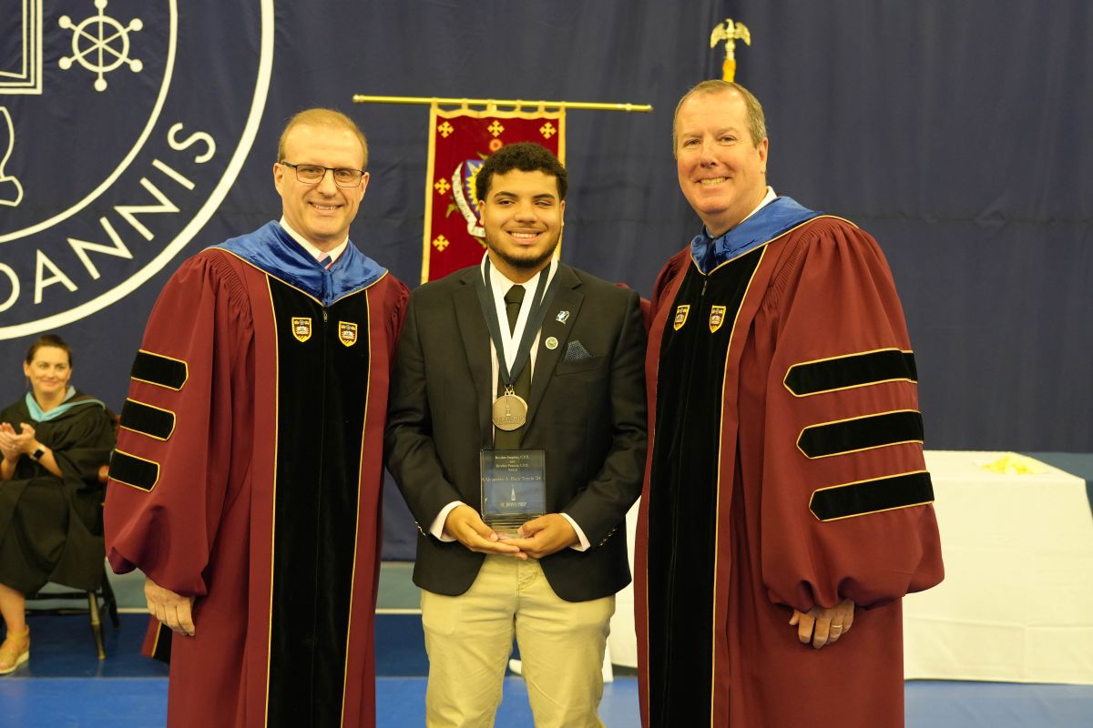 Class of 2024 Honored at Junior Awards Convocation | Details