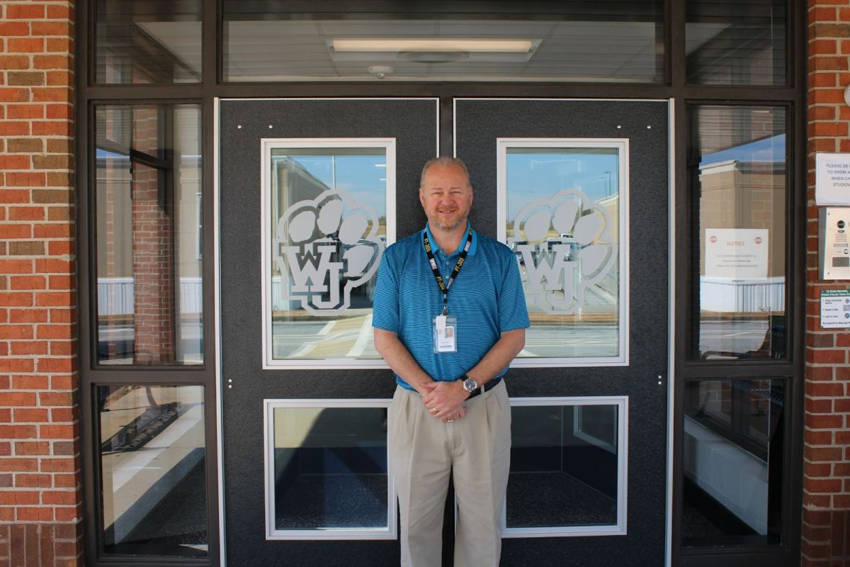 Panther Pride never fades for West Jackson Middle School educator, Wes