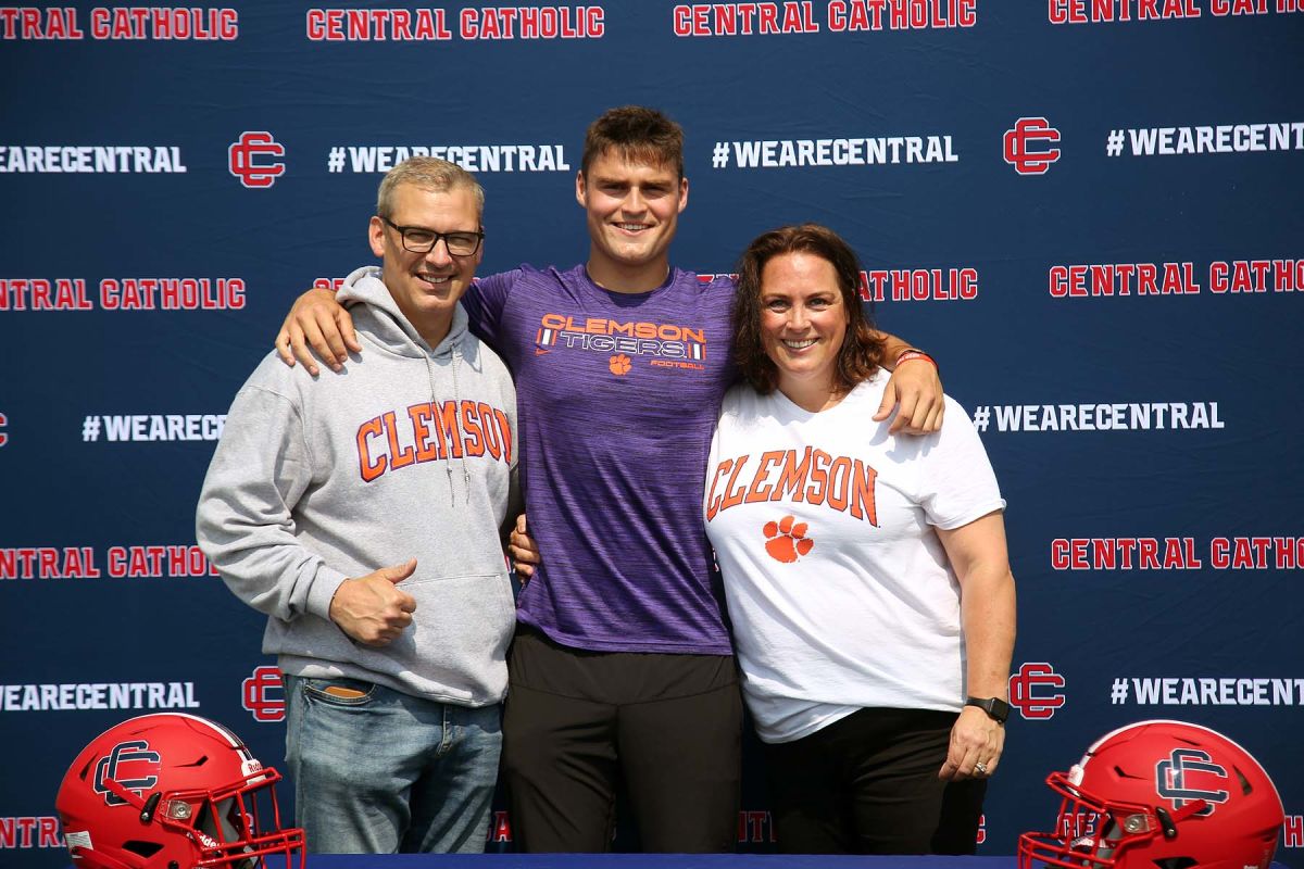 Blake Hebert '25 Commits to Clemson | cc