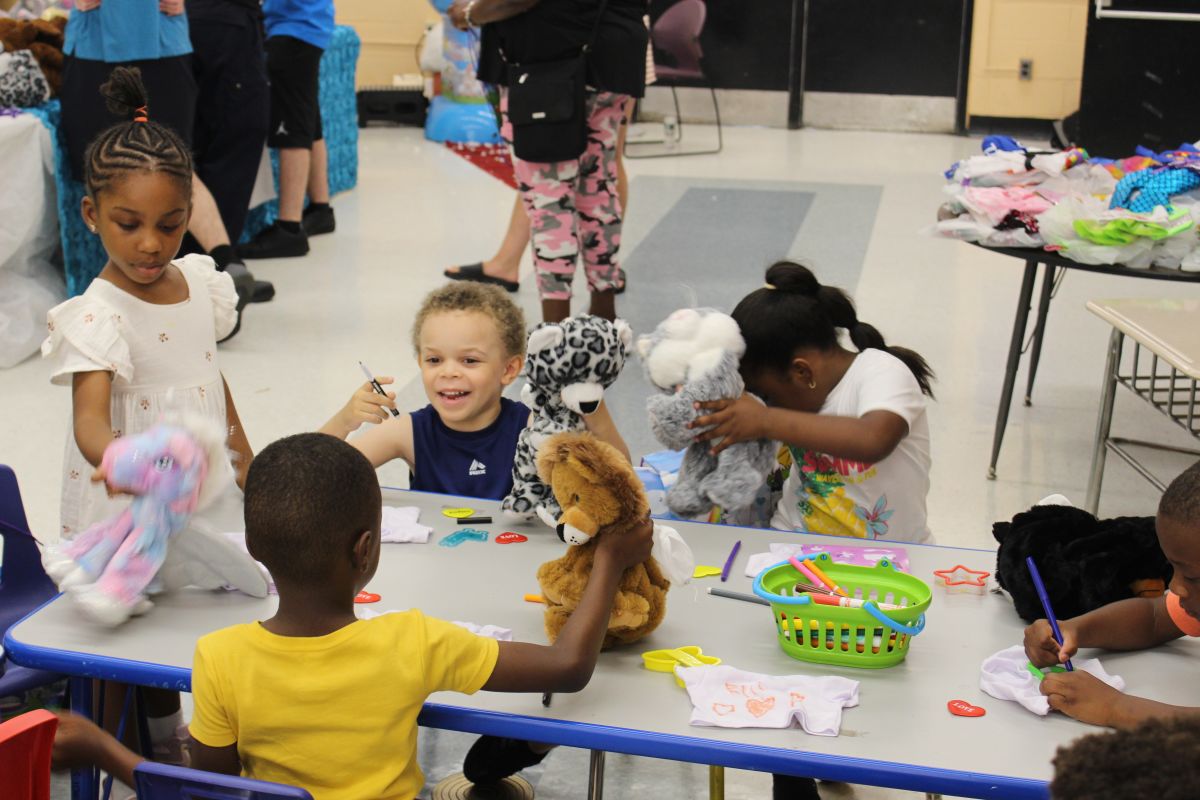 Fun Stuff Express visits Traphagen and Graham School News Details