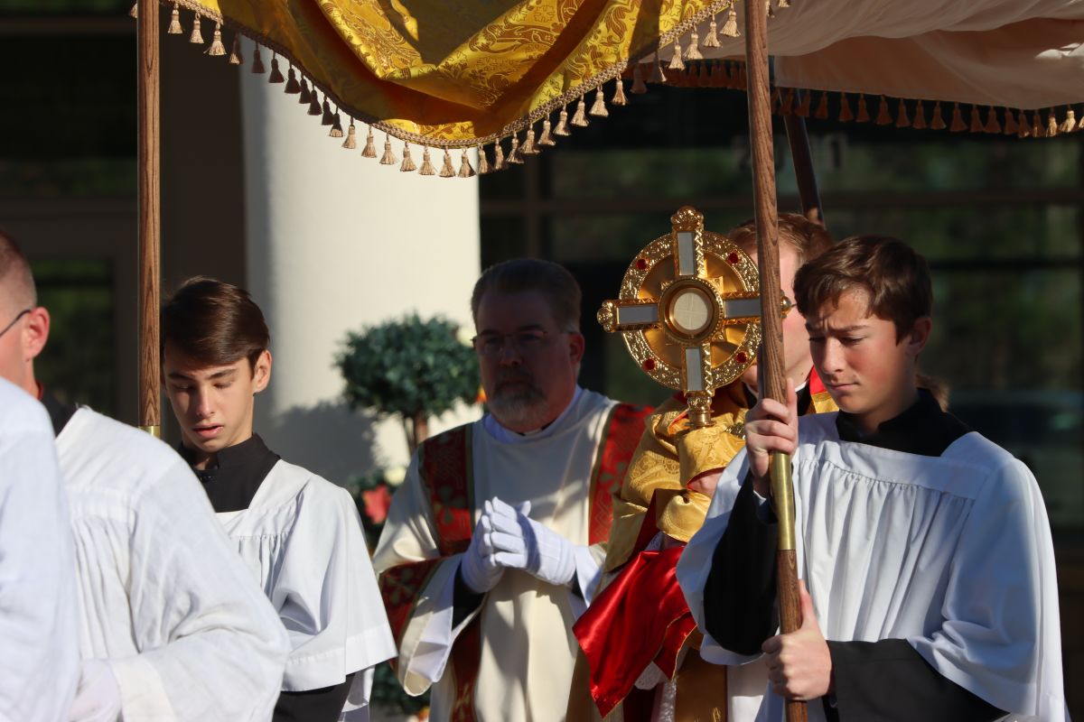 Service Default Board Post Page With Photo Slideshow