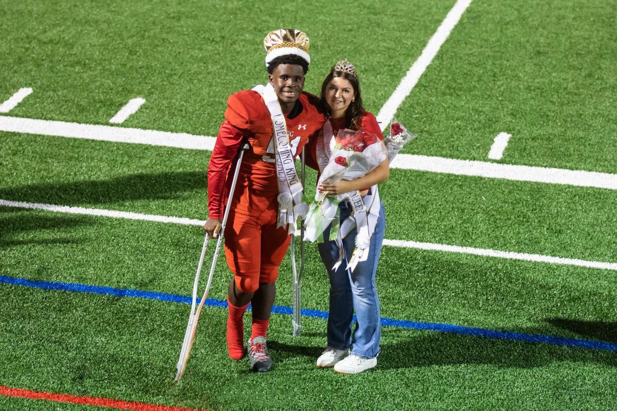 Holmes crowned 2023 MHS Homecoming Queen; Chaney named King during halftime  of MHS Football game