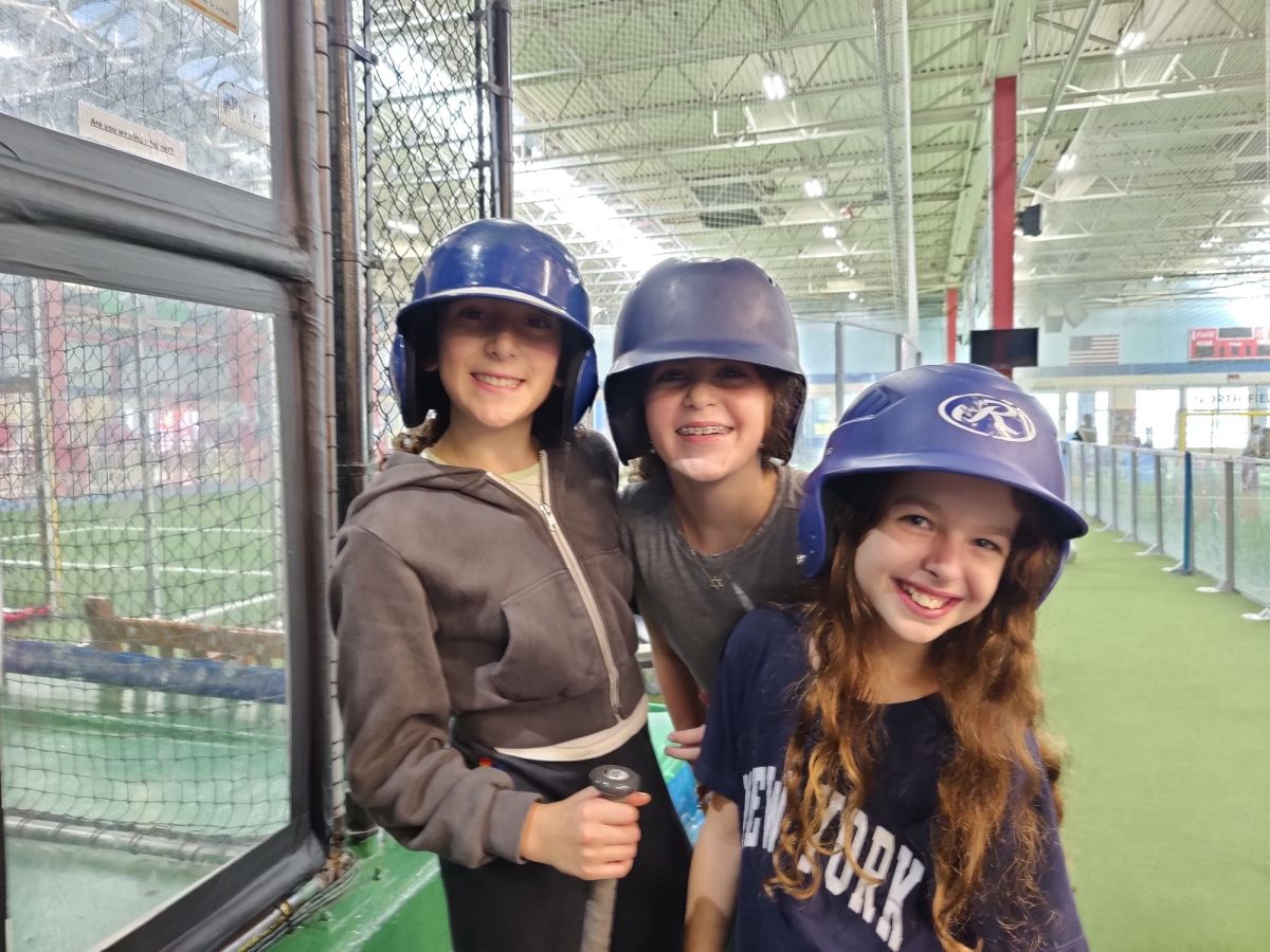 Fifth and Sixth Get Their Game On At Chelsea Piers for Chol Hamoed