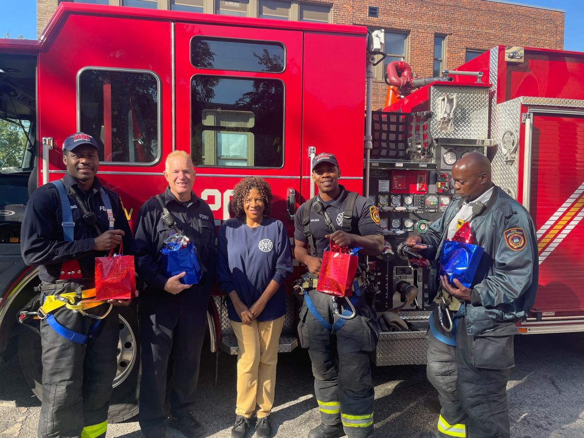 Firefighters bring their fire engine to Mount Vernon Leadership Academy ...