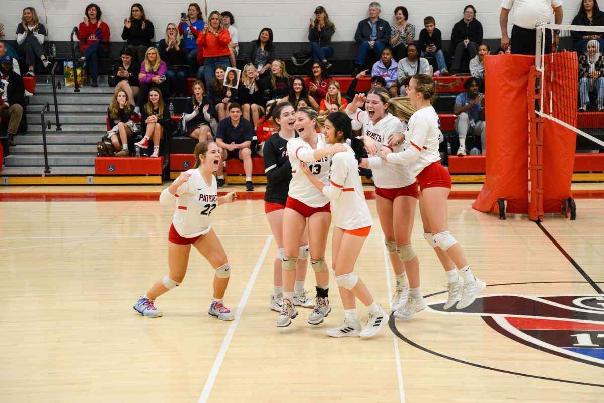 Volleyball Germantown Academy Goes Undefeated in InterAc, Celebrates