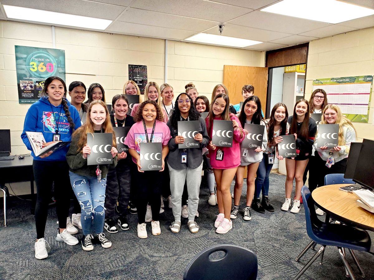 HEJH Yearbook a Sweepstakes Winner at Yearbook Competition News Details