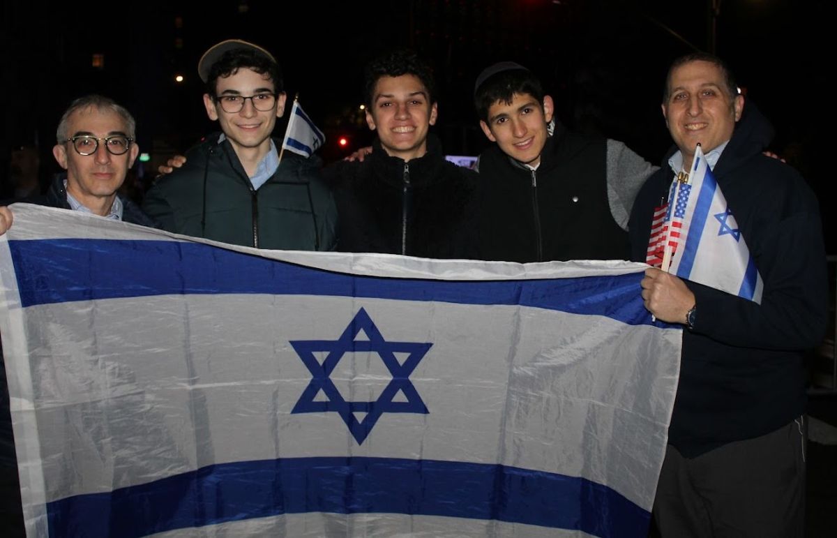 Ramaz Stands Up for Israel at the "United for Israel" Rally Ramaz