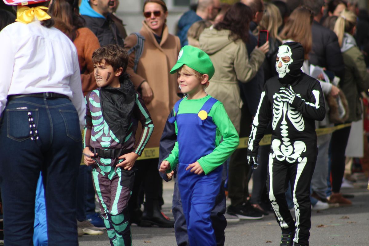 Brayton Hosts Halloween Parade News Details Summit Public Schools