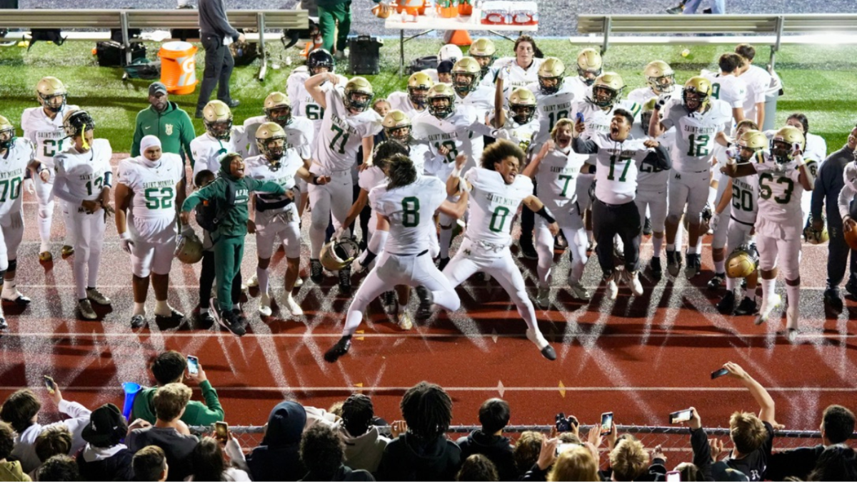 mariner-football-claims-division-title-post-details