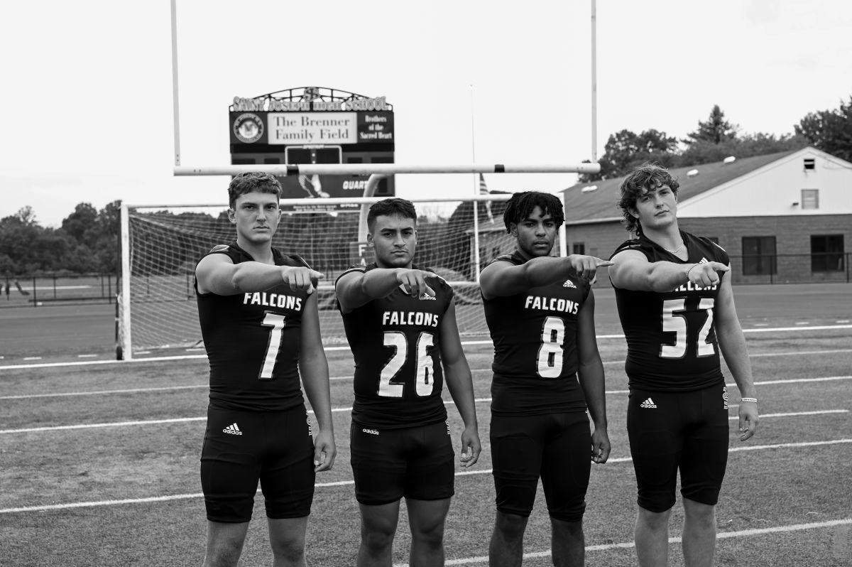 seniors-lead-saint-joe-s-postseason-football-award-recipients