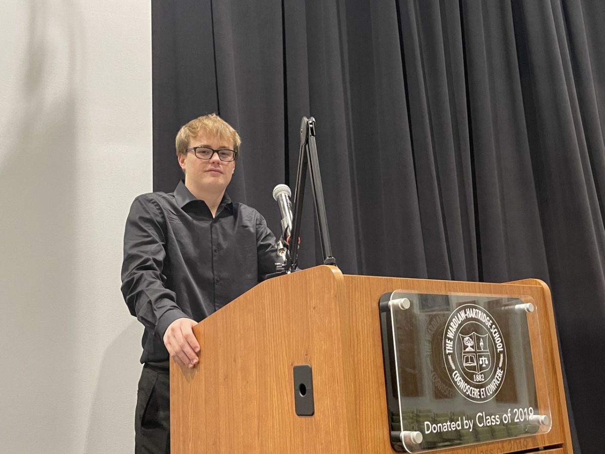 Twins Kick off New Year with Inspiring Senior Speeches | News Posts