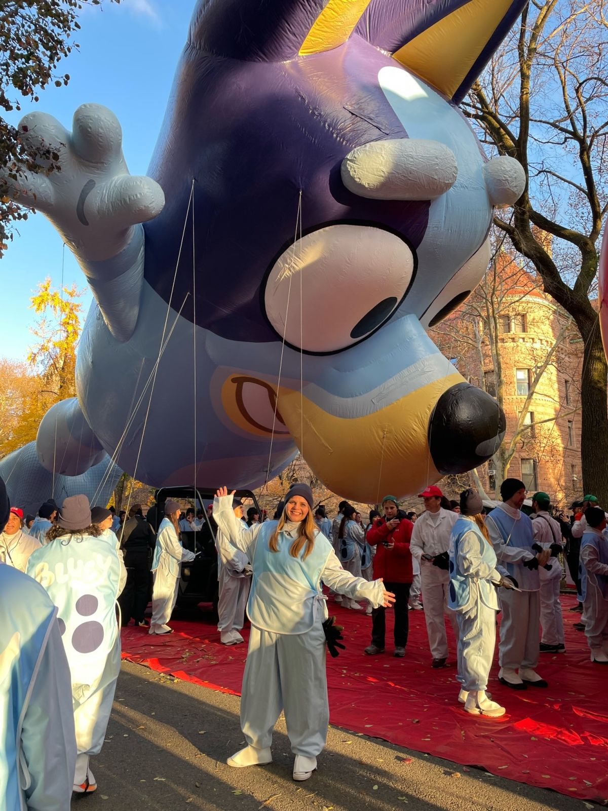 Clarence Middle School Art Teacher Helps Carry Balloon at Macy's