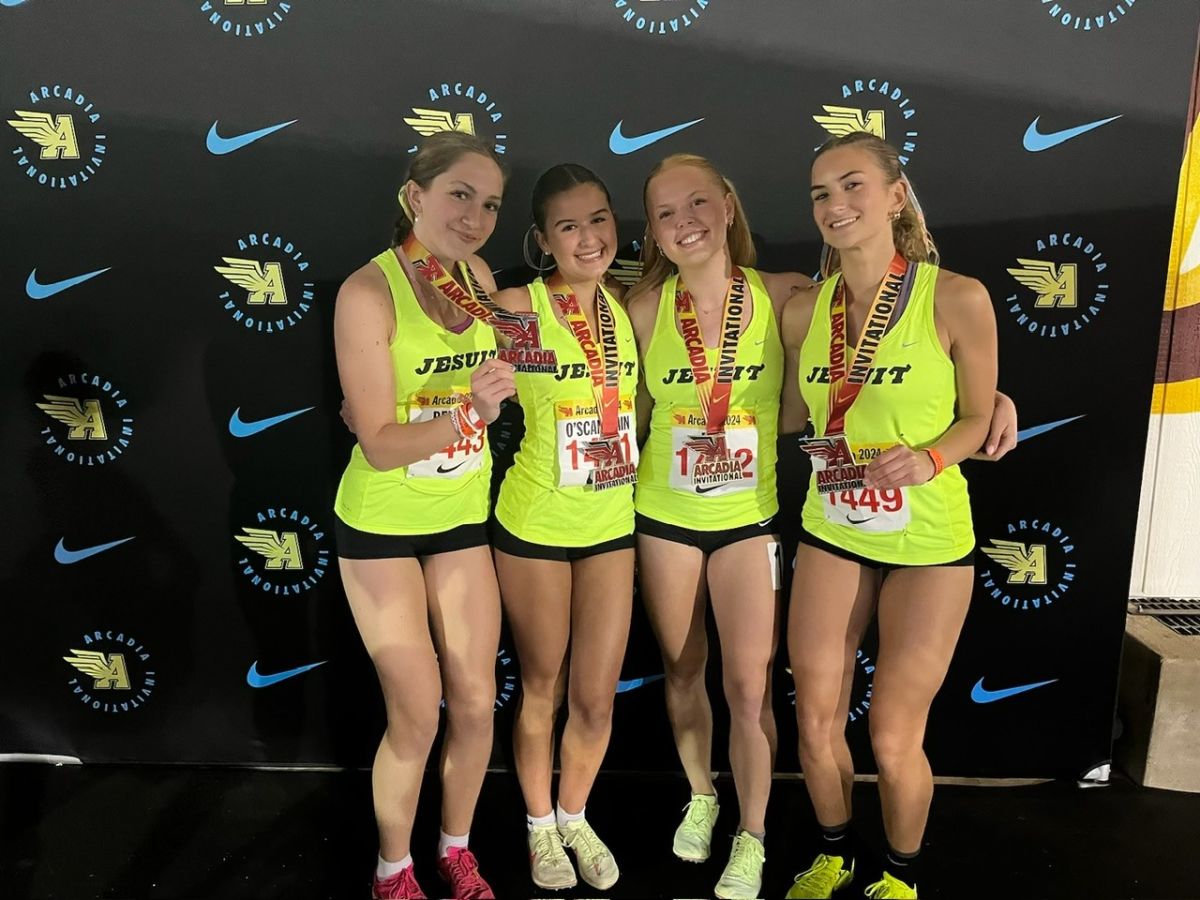 Women's Track Relay Team Breaks Oregon State 4x1600-meter Relay Record ...