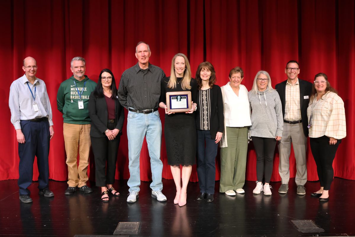 Sarah Schettle Named Oshkosh West 2024 Distinguished Alumni Award ...