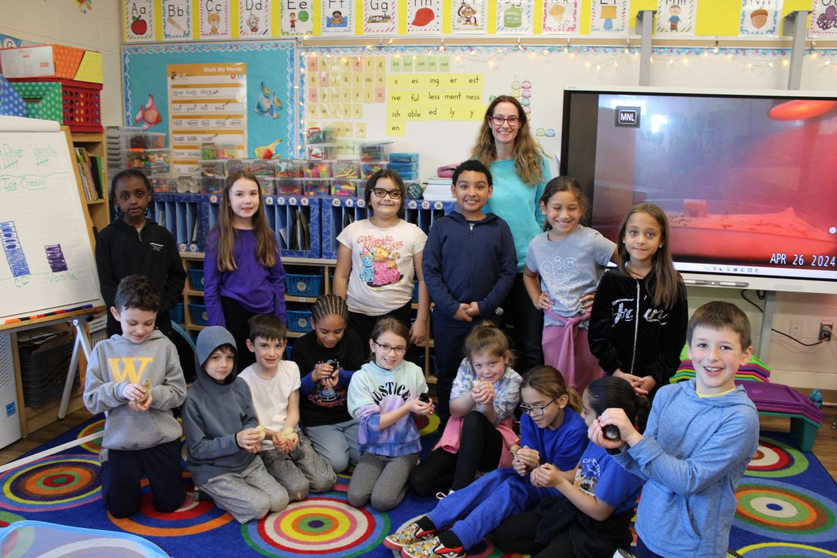 Little Britain secondgraders grow baby chicks News Story