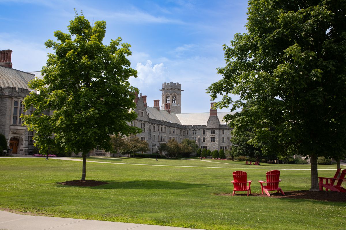 Emma Willard School: Campus in Summer | News Details