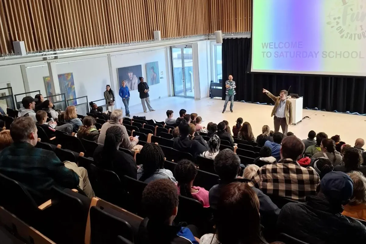 Saturday Science School welcomes 55 Year 5 pupils | Senior School News ...