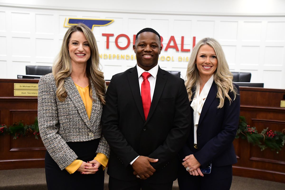 Three New Tomball ISD Board of Trustees Issued Oath of Office | News ...