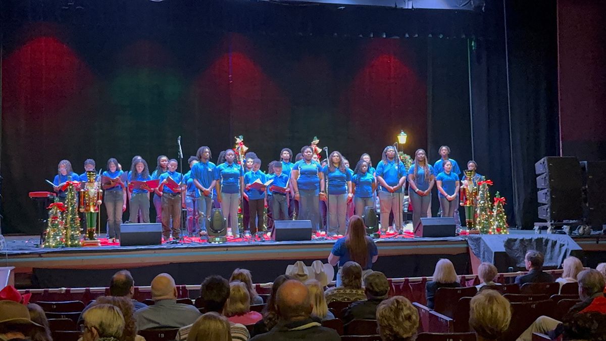 MPSD Choirs opens for Chapel Hart