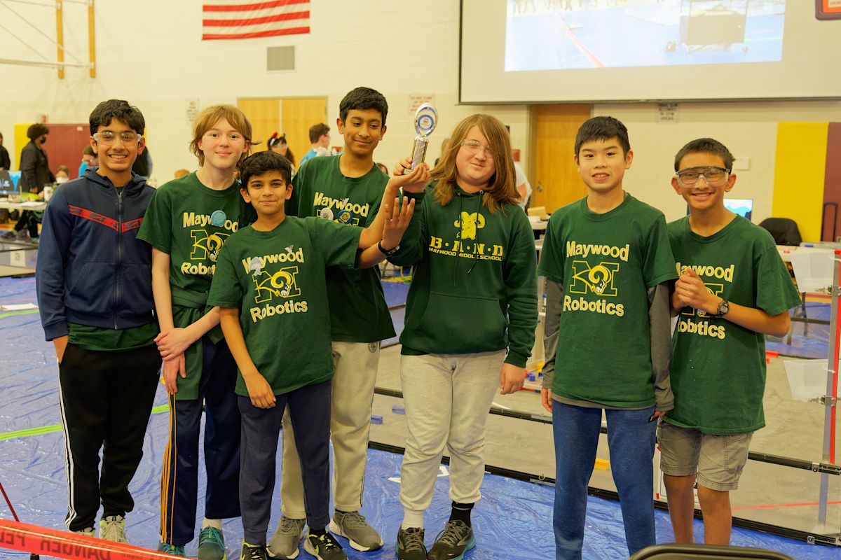Maywood Robotics Put Their Machines to the Test in Competition | News  Article - Maywood Middle School, image size:1200x800