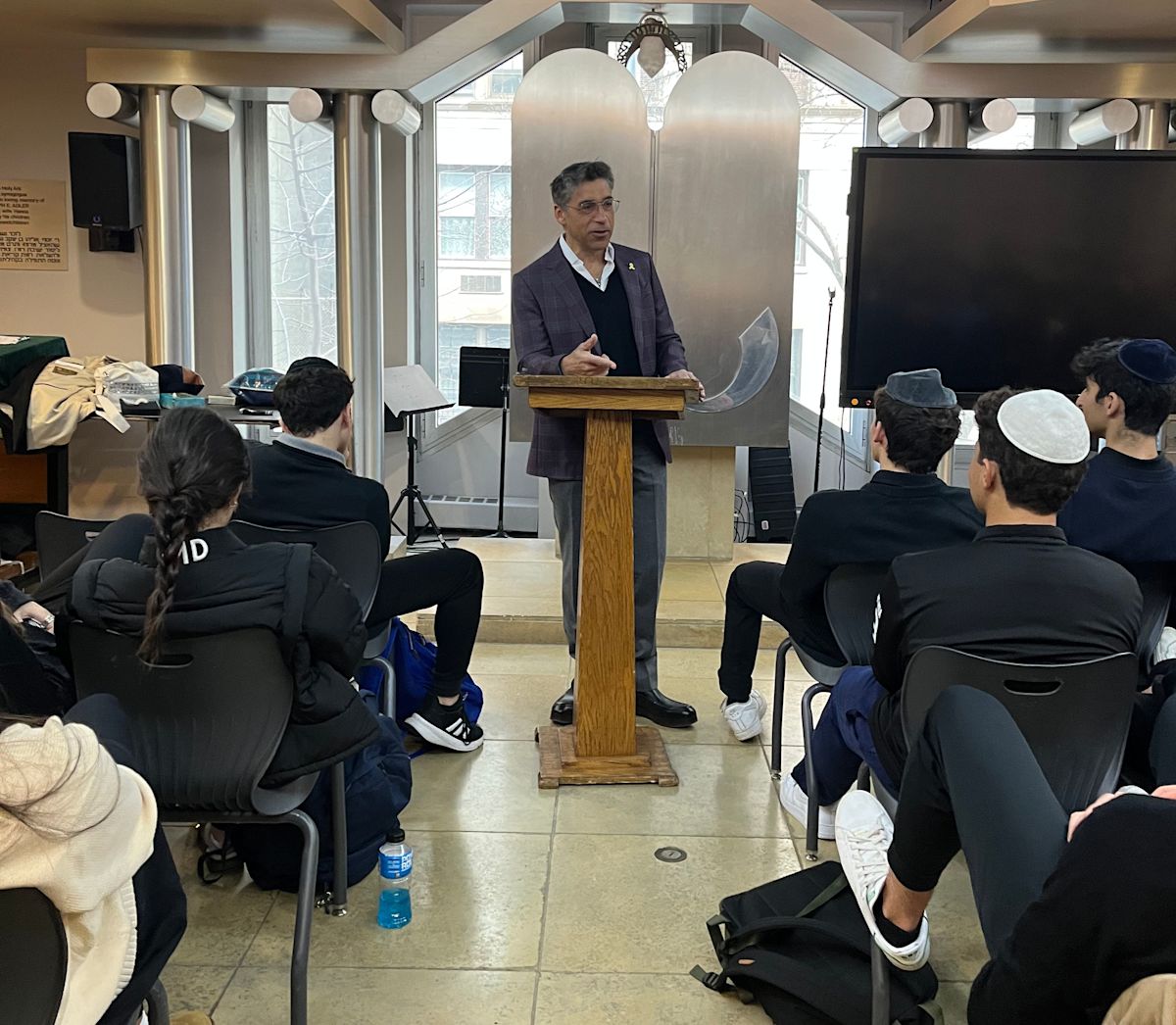 Jake Doft '87 Explores Honesty in Business and Beyond with Juniors ...