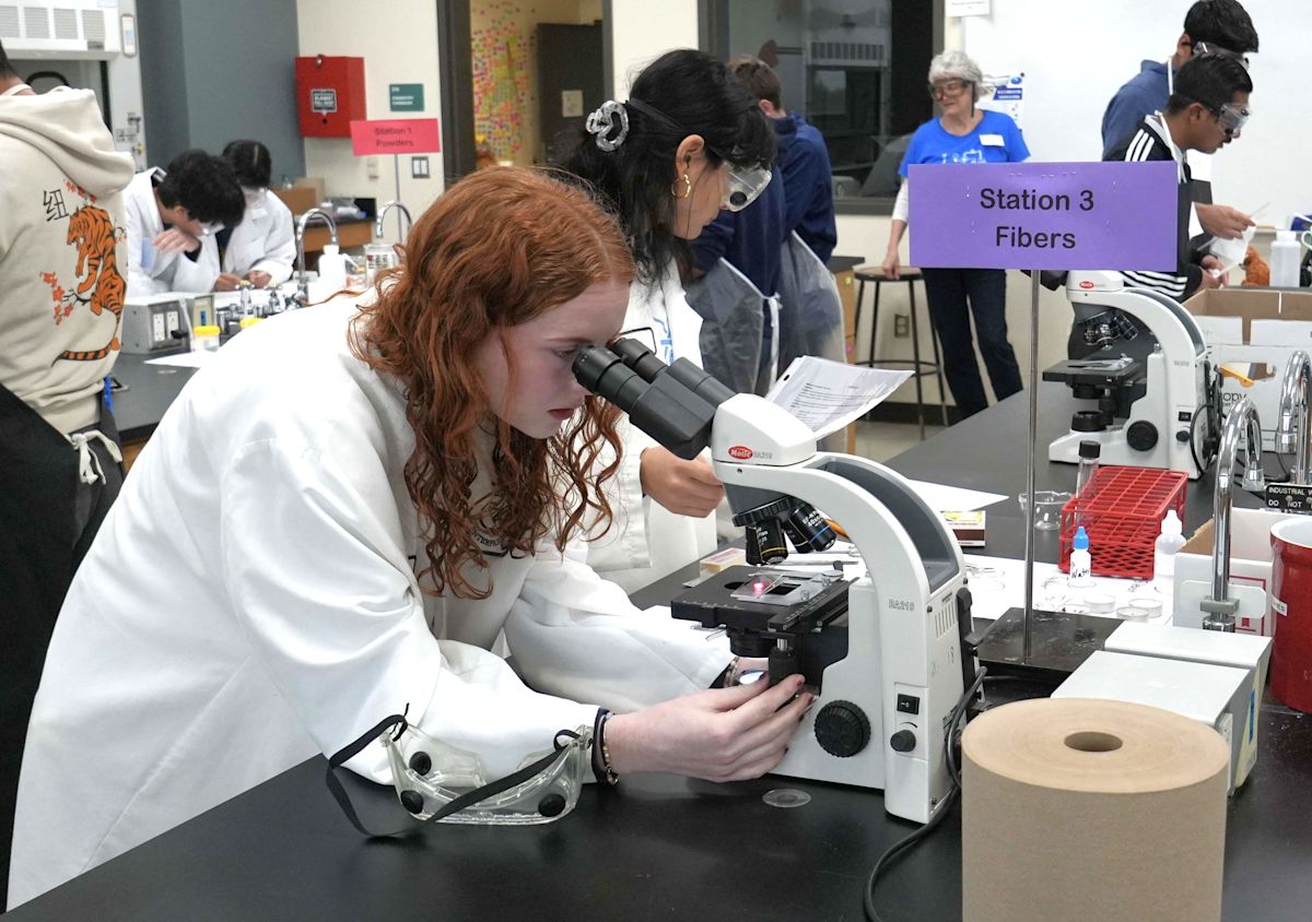 Young Scientists Prepare for 2025 Regional Science Olympiad | article