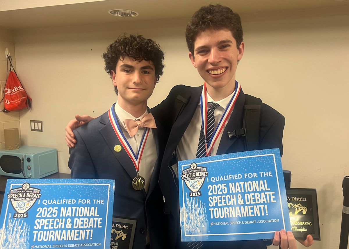 Students Qualify for National Speech and Debate Tournament | News Detail
