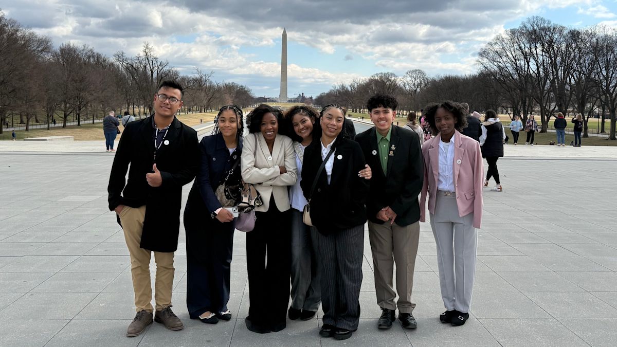 From Vallejo to Washington, D.C.: Students Discover Leadership, Civic  Engagement, and Community | District News Post