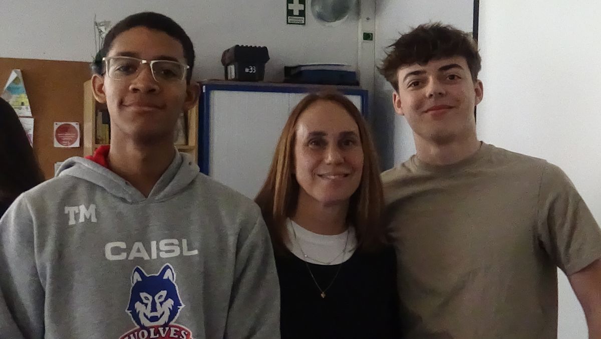 Caisl Grade 12 Seniors Bond Through Exciting Scavenger Hunt | Home page Posts