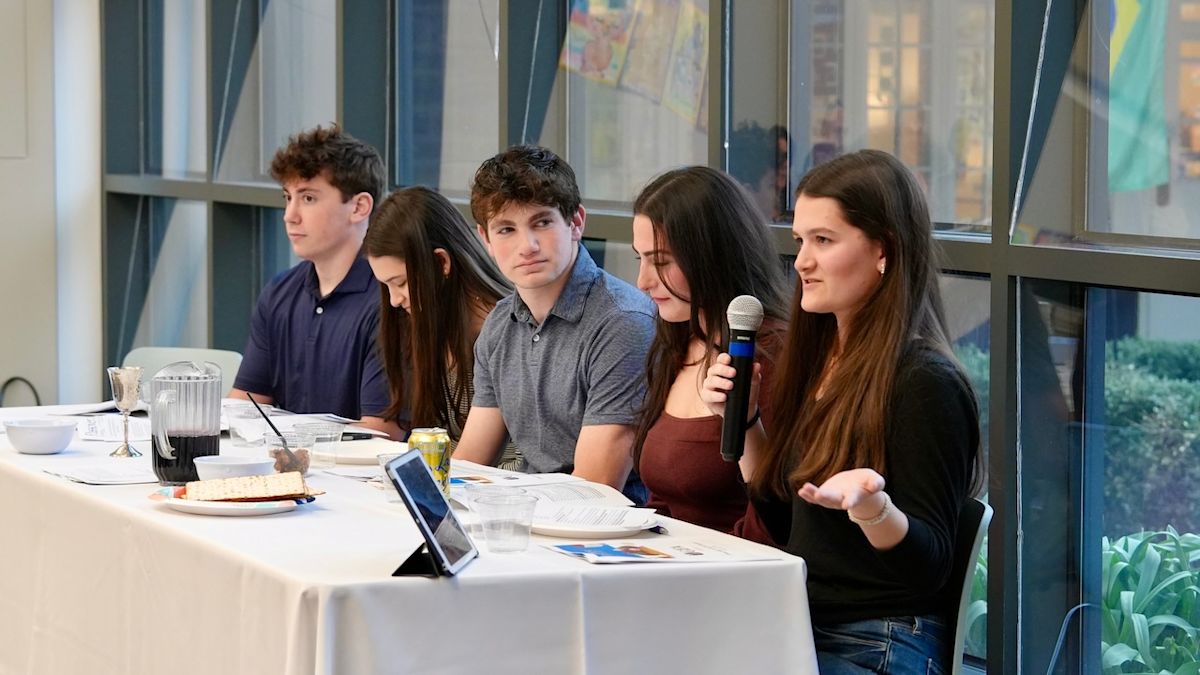 Model Sader GFA’s Second Annual Model Seder | Latest News from Greens Farms Academy