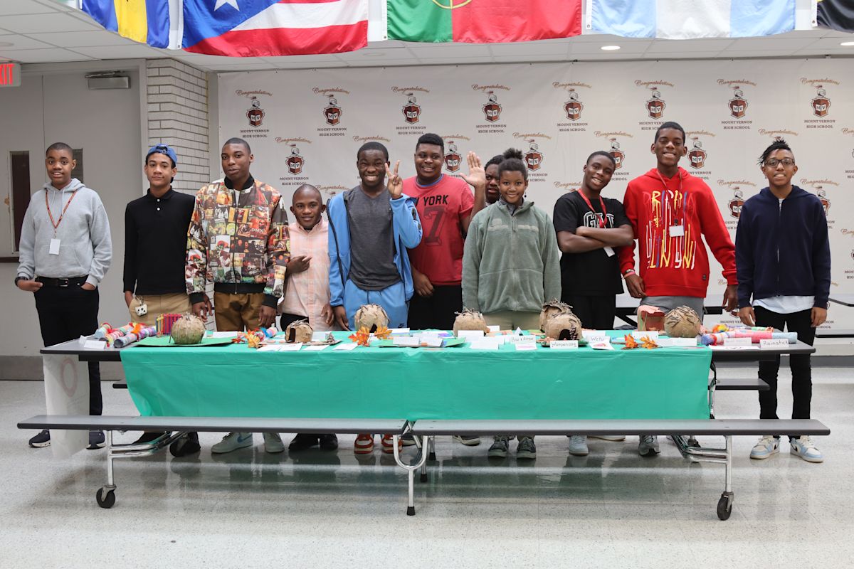 Mount Vernon High School ACE students present their projects in