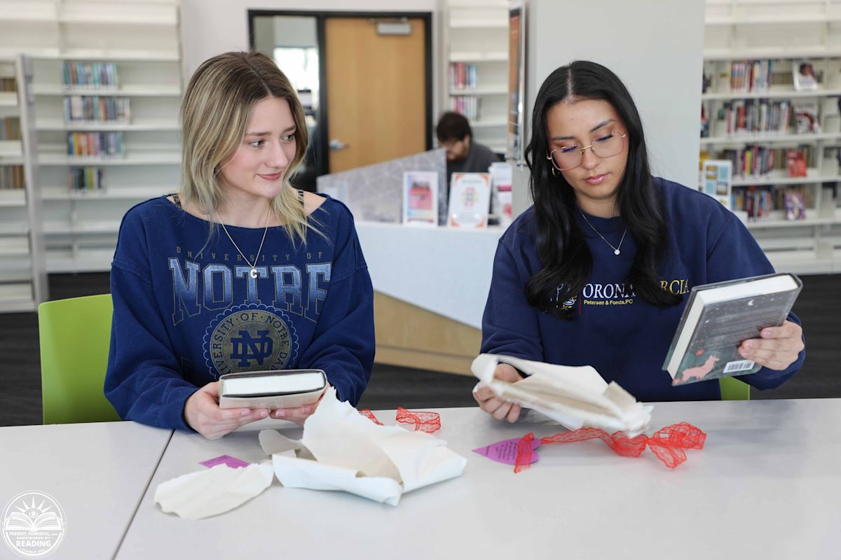 Colts get romantic about their Blind Date with a Book | Post Details (DBPP)