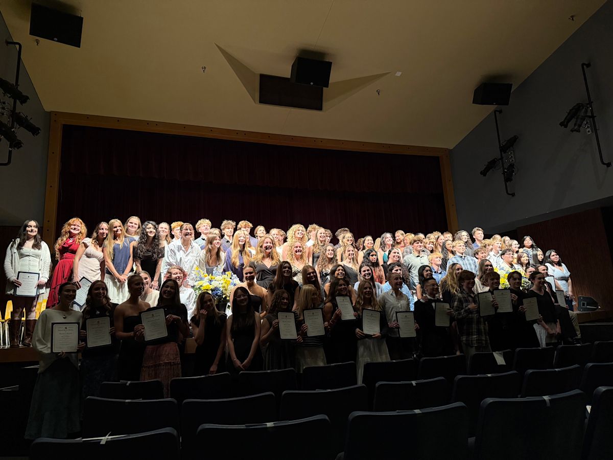 Over 2,000 hours of volunteer service: Hood River Valley High School ...