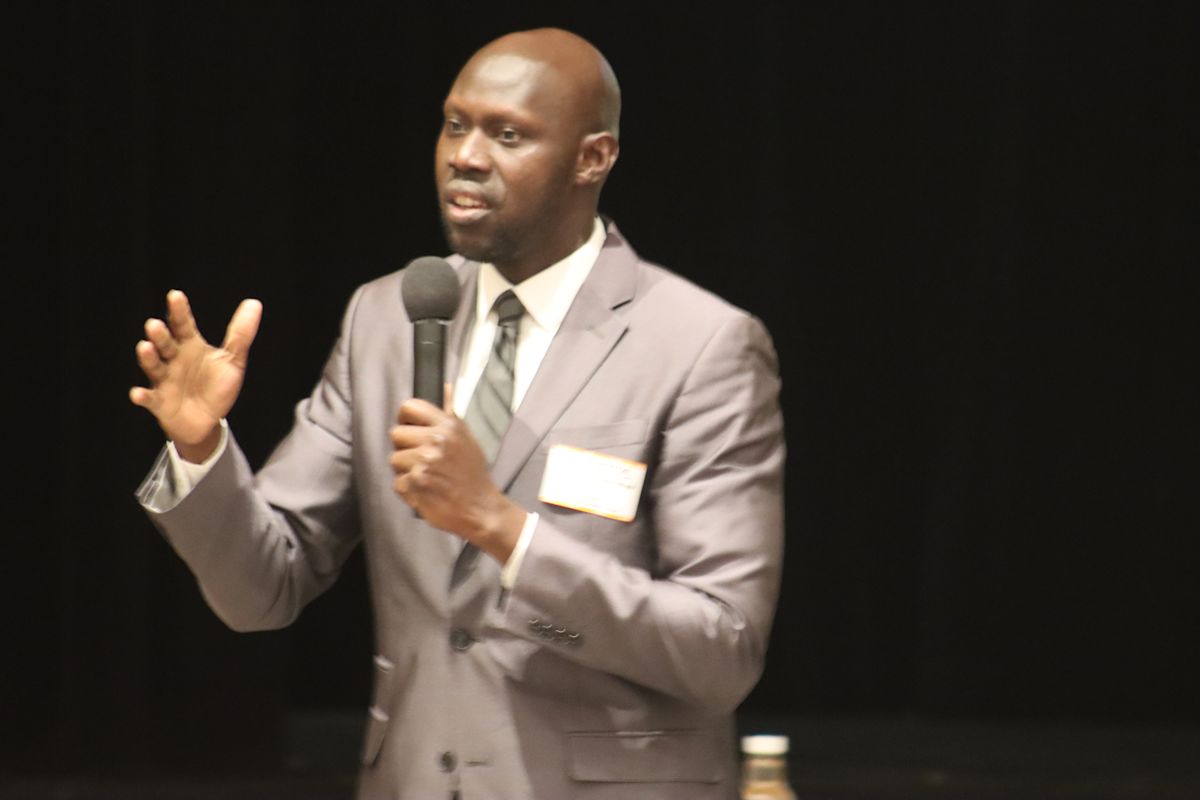 Peter Dut Lost Boy of South Sudan visits MS | Default Board Post Page