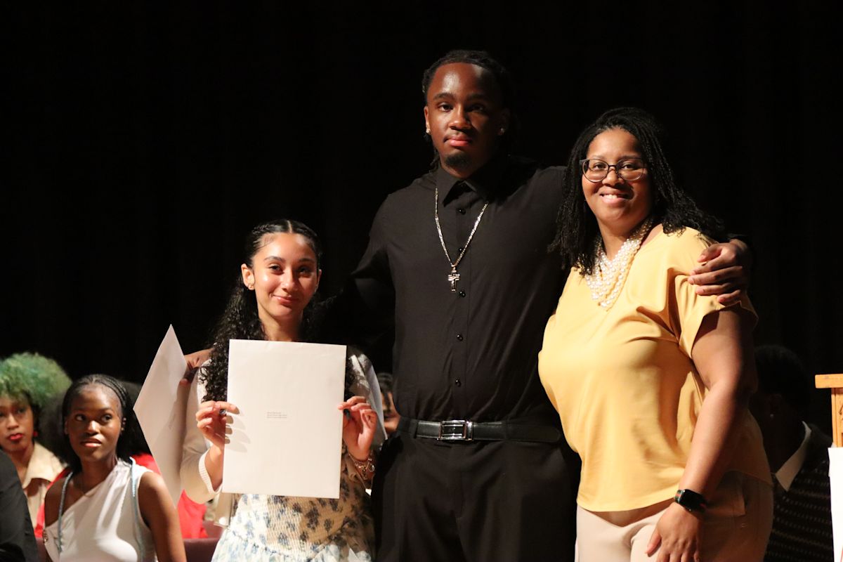 Mount Vernon High School Class of 2026 recognized at Senior Awards ...