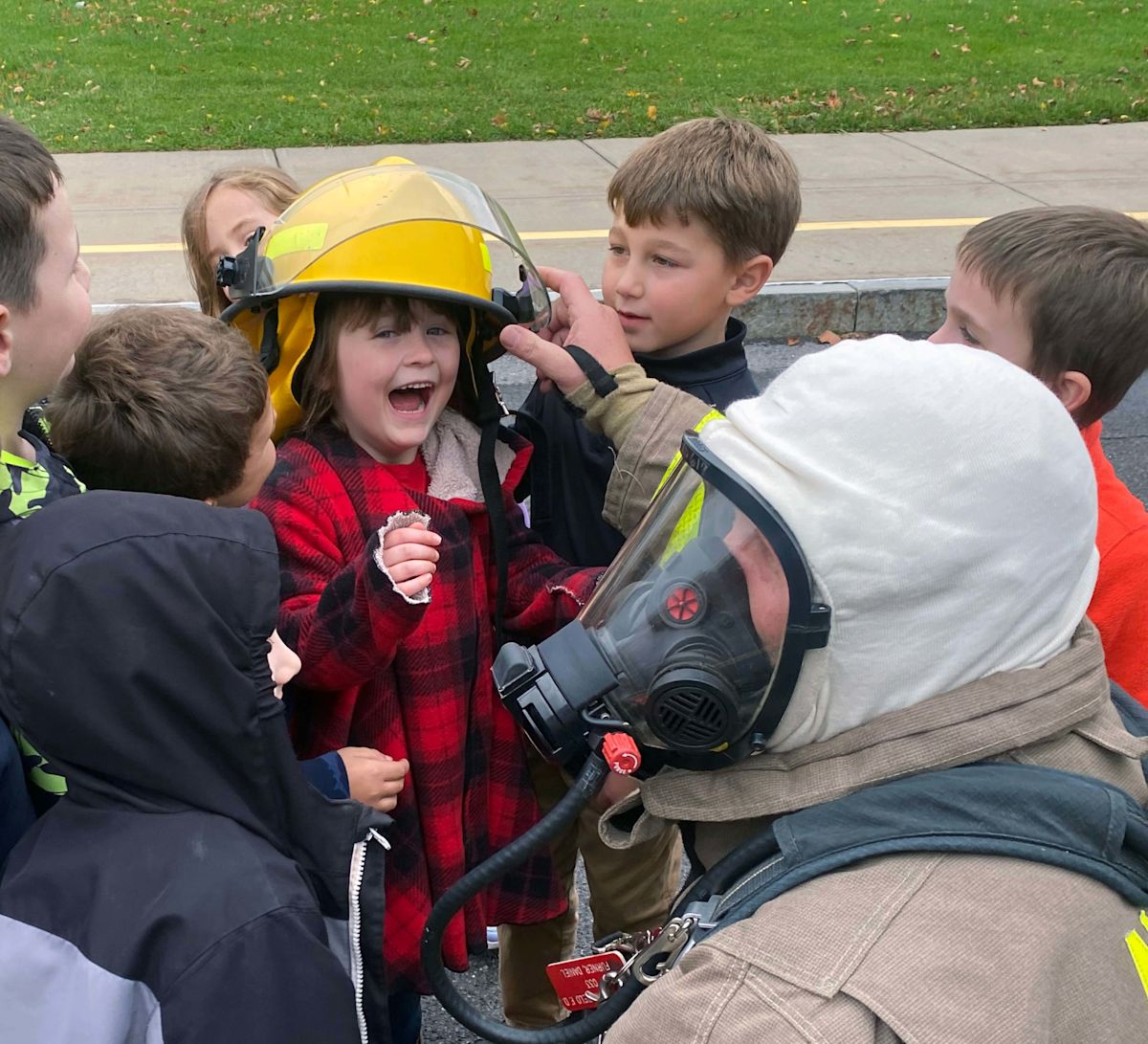 Local Firefighters Visit Memorial Park Elementary for Fire Safety Day ...