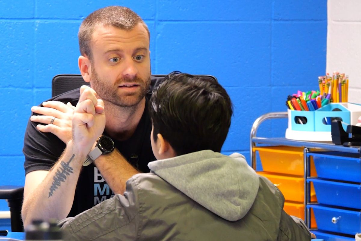 Lake View Teacher ‘Sets the Tone’ Wins PPP Award | District News Article
