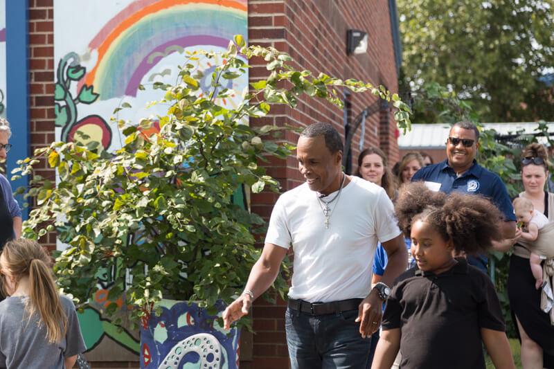 Sugar Ray Leonard Visits Eugene Field News Story Eugene Field