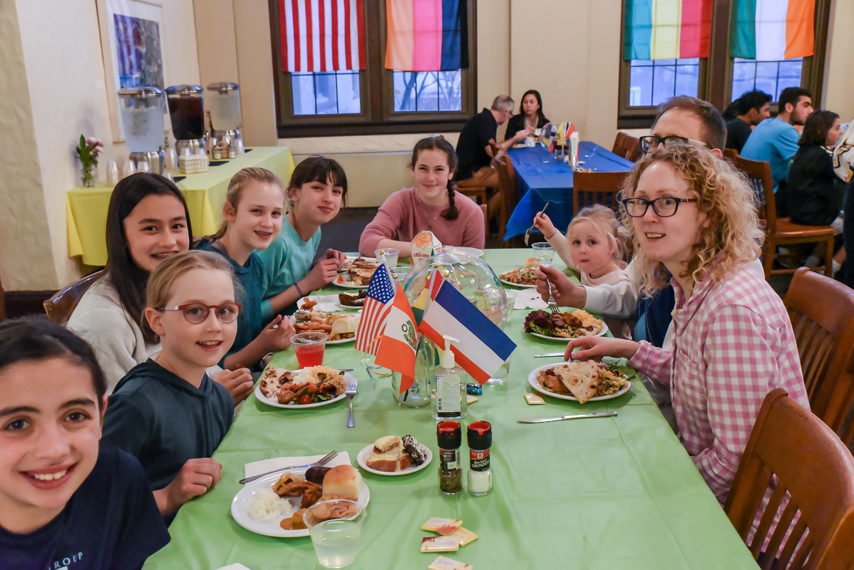 Community Dinners | Candids Details